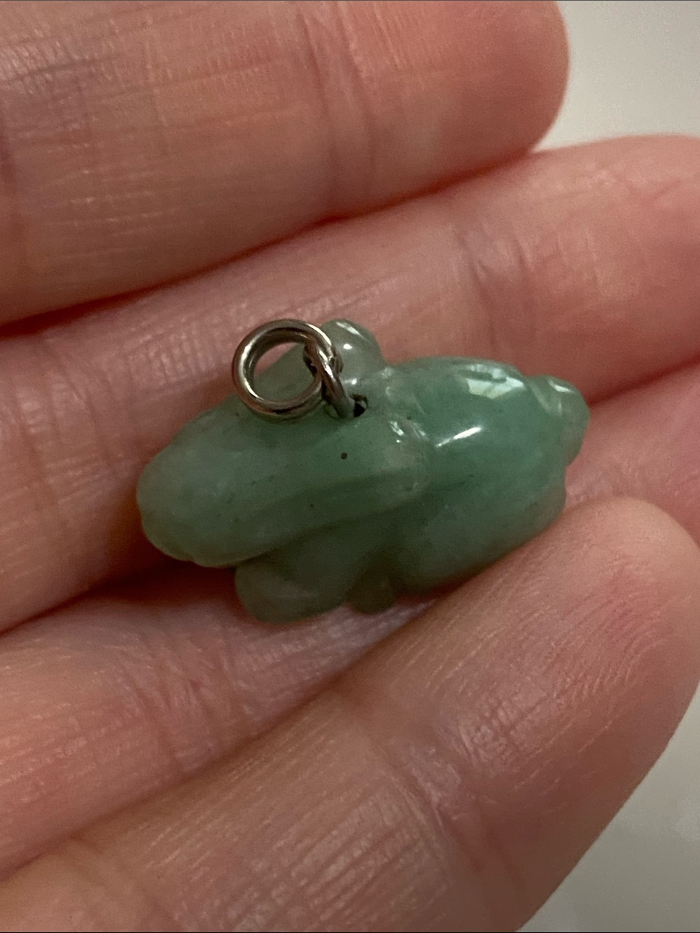 Green Jade Rabbit Pendant Charm - Picture 4 of 4